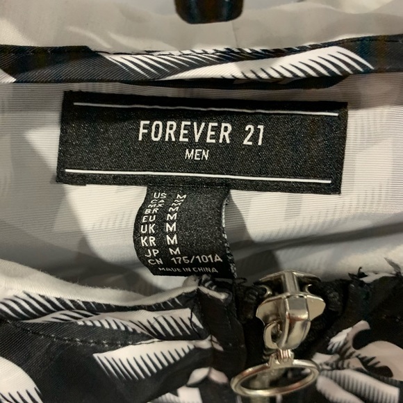 wind breaker - Picture 3 of 3